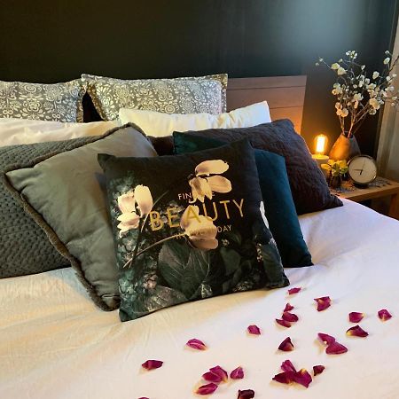 Couple'S Luxury Resort Spa Retreat Cowes Exterior foto