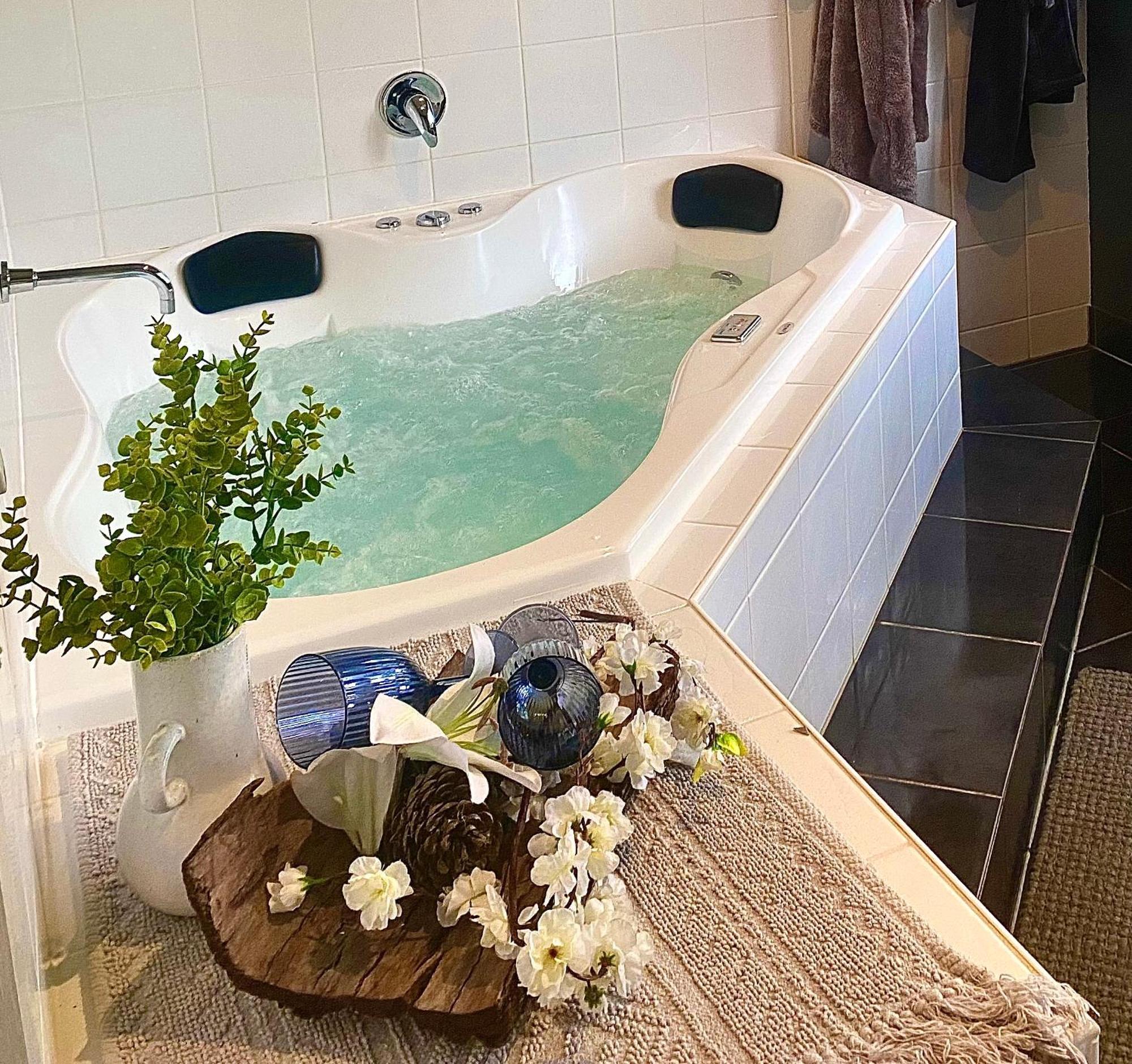 Couple'S Luxury Resort Spa Retreat Cowes Exterior foto